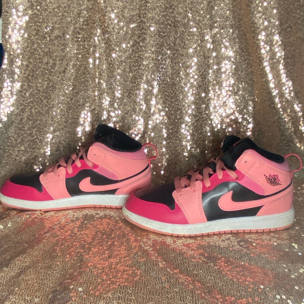Jordan 1 mid